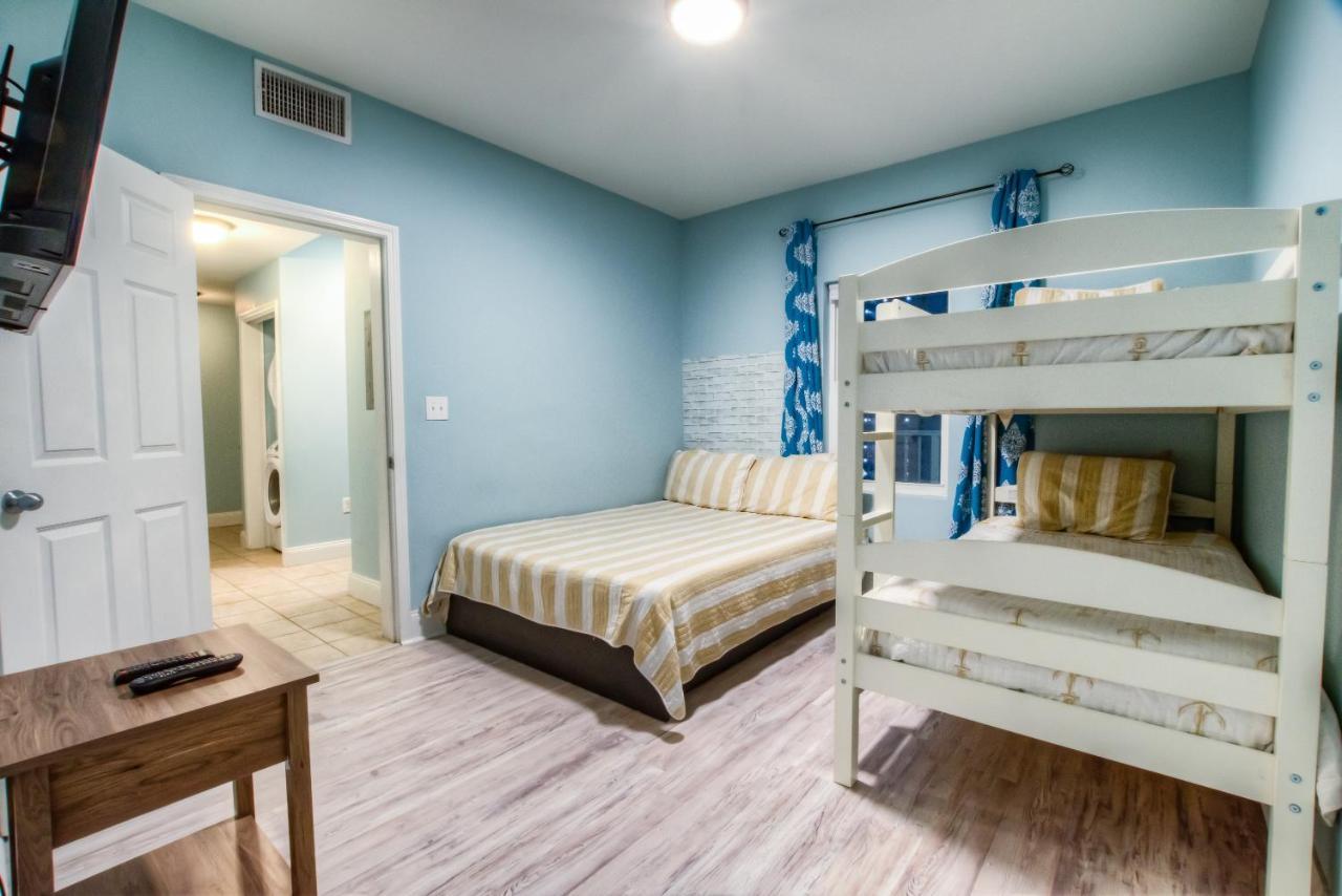 Laketown Wharf 728 By Aneliya Holiday home *