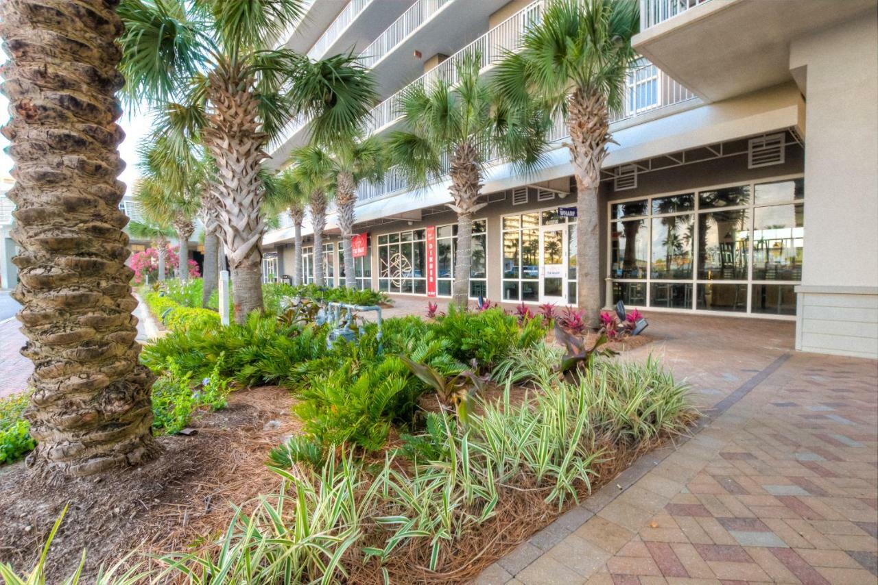 Laketown Wharf 728 By Aneliya